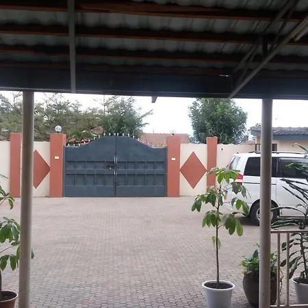 Donnies Hotel *